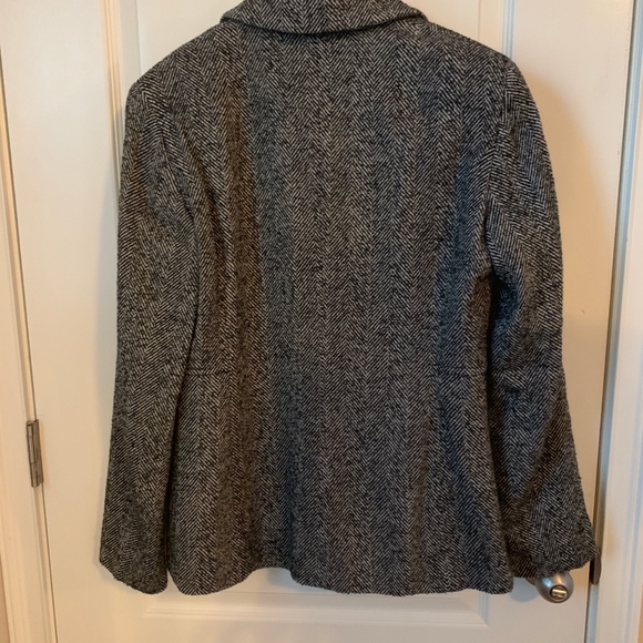 Italian Ladies Suit - Picture 5 of 8